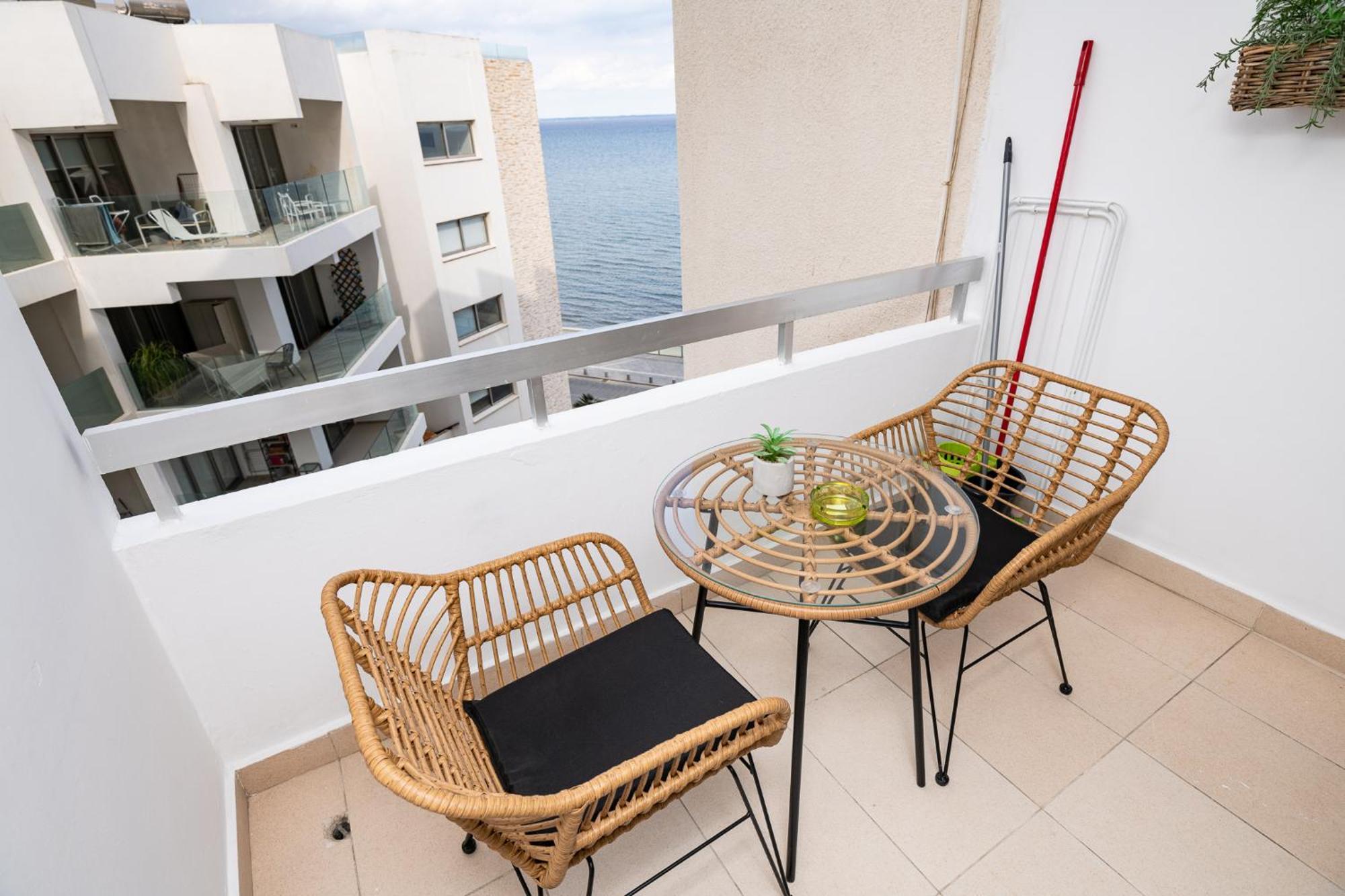 Lazuli Beach & Pool Apartment 501 Larnaca Buitenkant foto