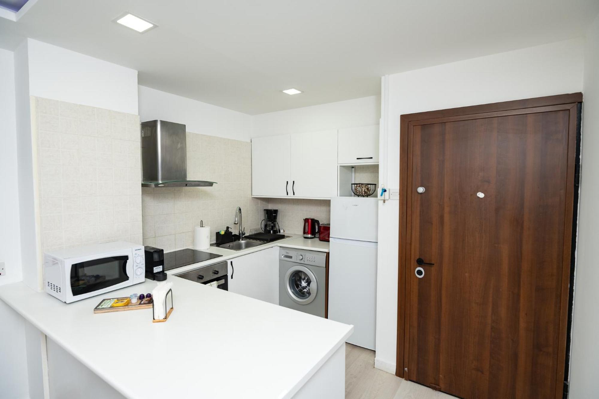 Lazuli Beach & Pool Apartment 501 Larnaca Buitenkant foto