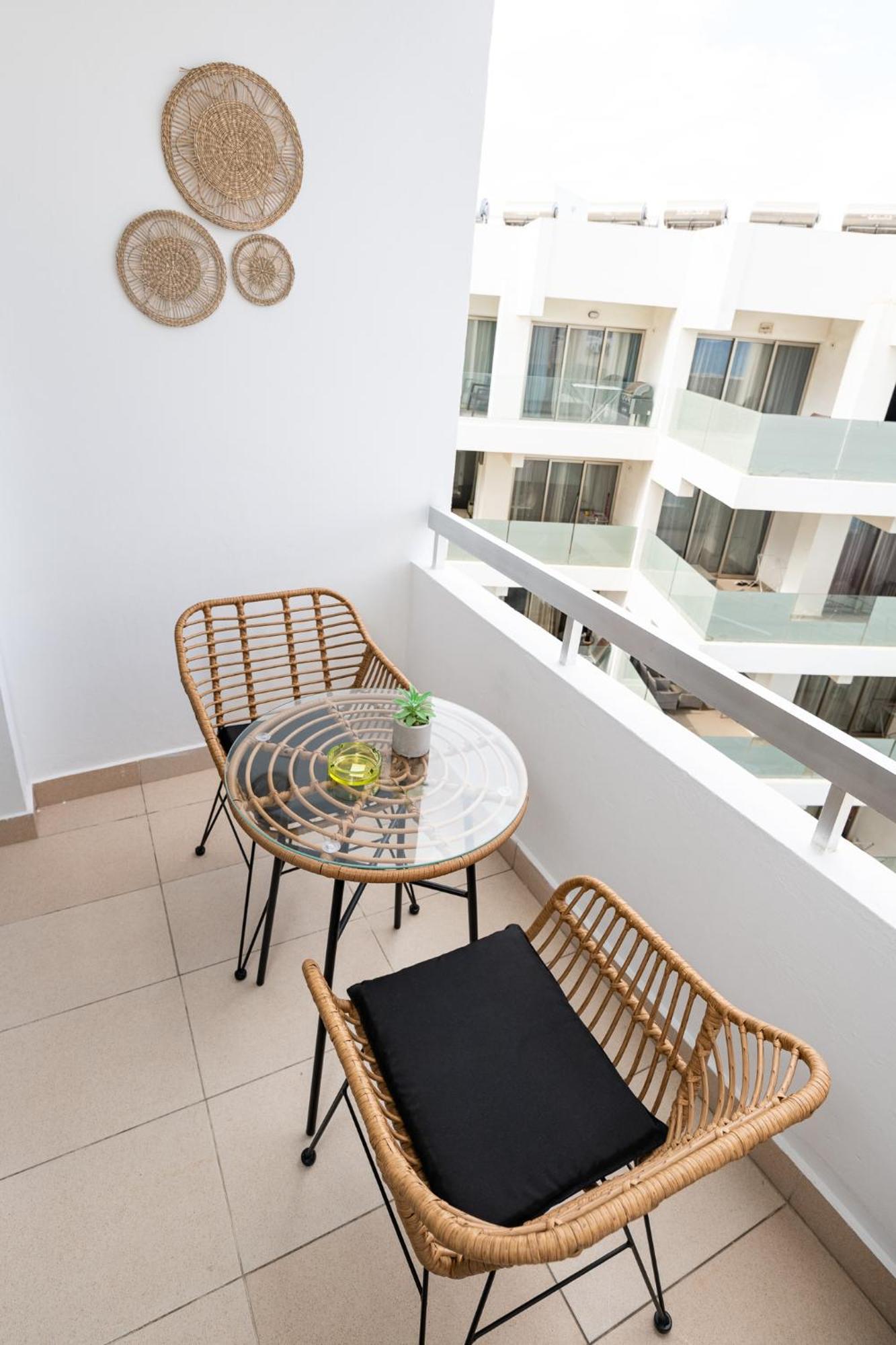 Lazuli Beach & Pool Apartment 501 Larnaca Buitenkant foto