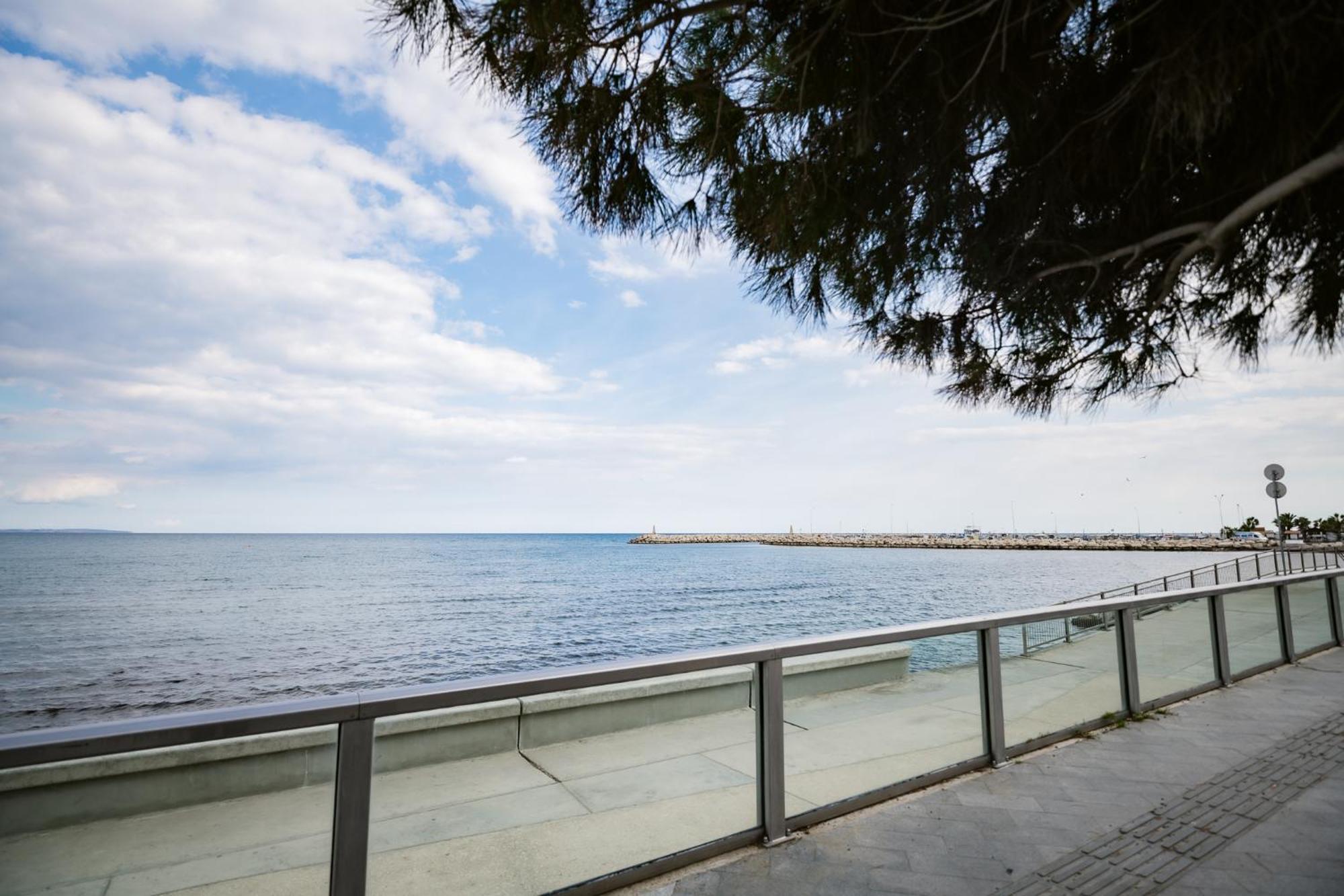 Lazuli Beach & Pool Apartment 501 Larnaca Buitenkant foto
